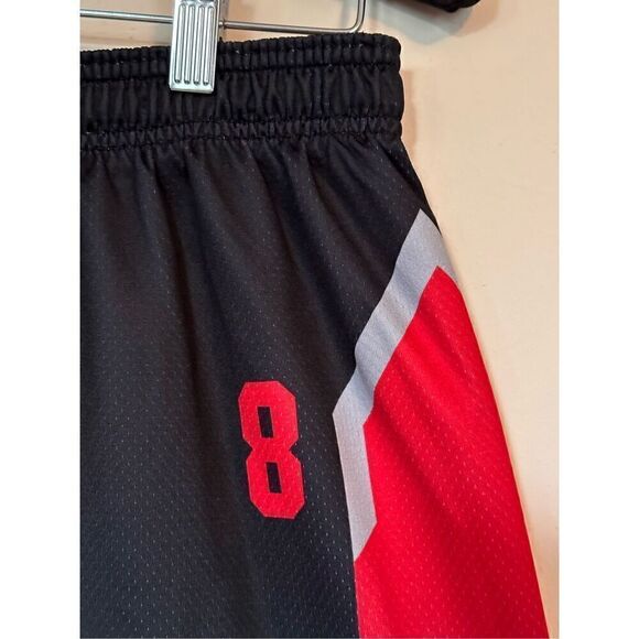 Under Armour Shorts Black w/Red & White Size W-M 21 - Picture 2 of 4